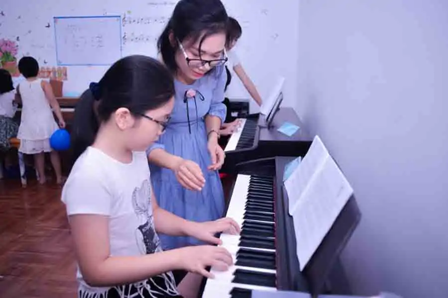 Chia sẻ mẹo học đàn piano hiệu quả tại Bắc Ninh – Nâng cao kỹ năng âm nhạc cho người yêu nhạc