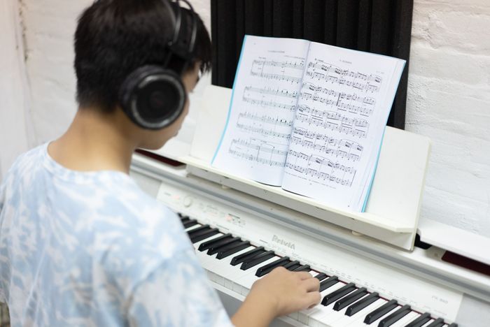 Tham gia lớp đào tạo Piano chuyên nghiệp tại Bắc Ninh – Chìa Khóa Đưa Bạn Đến Với Đỉnh Cao Âm Nhạc